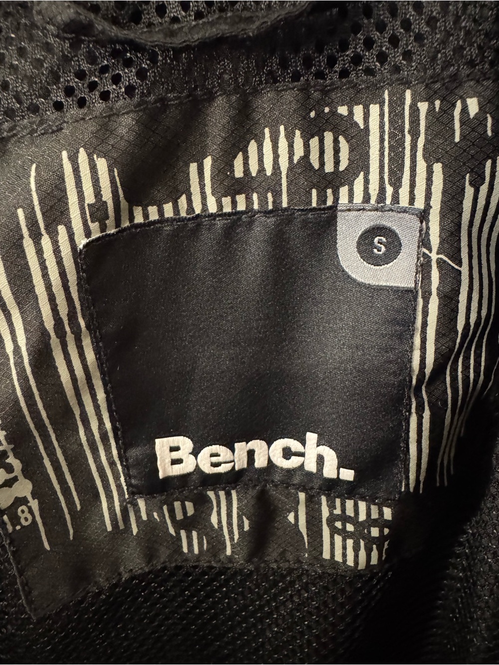 Bench Windbreaker Jacket Women’s Small Black Hooded Full Zip Lightweight - Picture 5 of 8